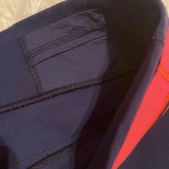 LULULEMON Yoga Pants Women’s Size 10 LULULEMON Wide Leg Stretch Workout Pants - Picture 11 of 12